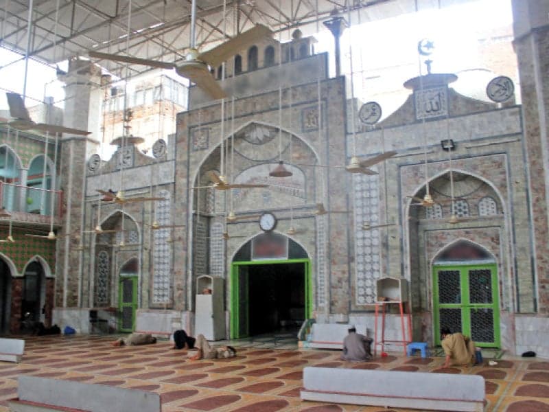 Explore the Majestic Masjid Qasim Ali Khan: A Jewel of Pakistan