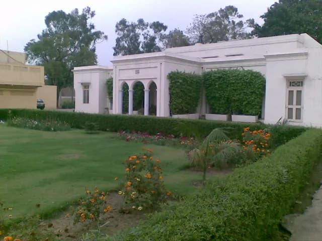 Discovering the Iqbal Museum: A Tribute to Pakistan's National Poet