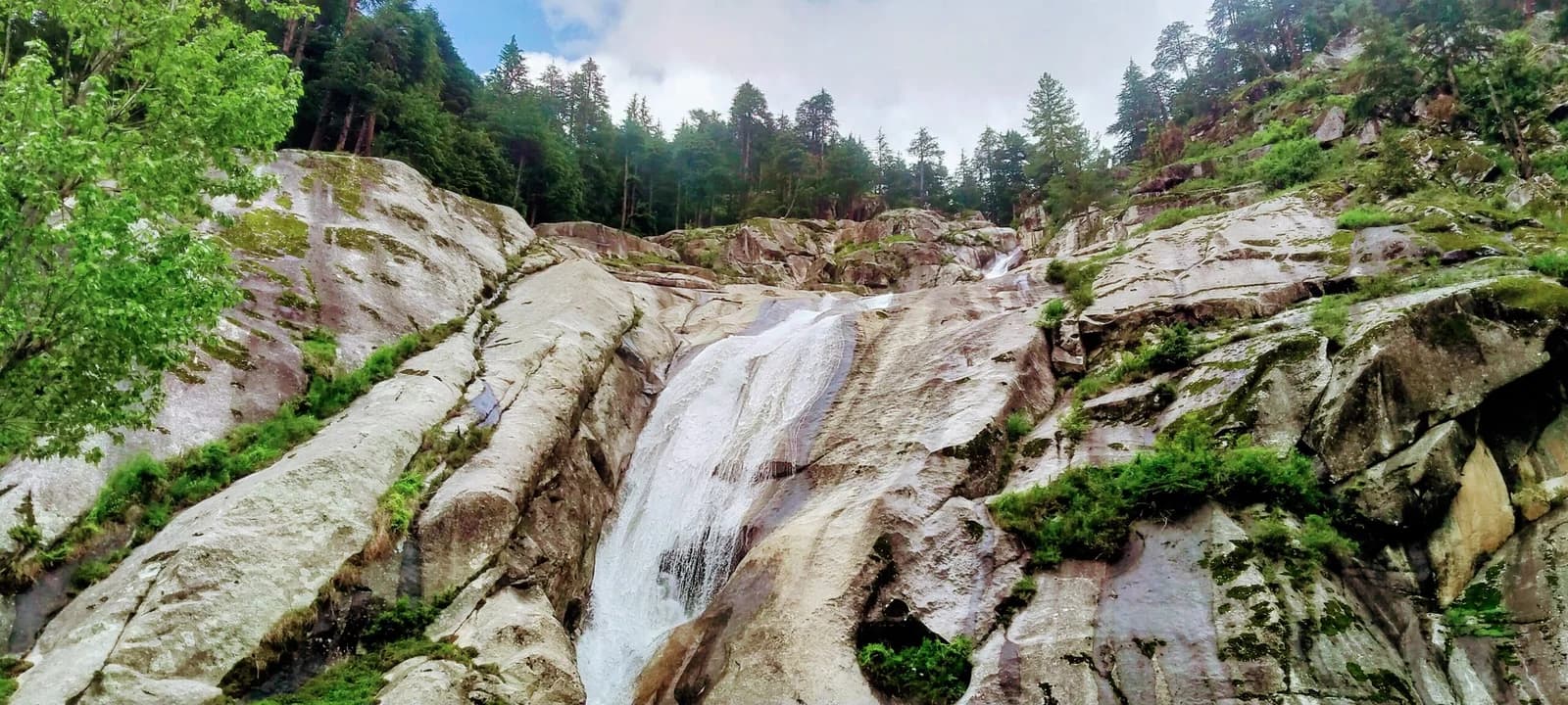 Discover the Majestic Kumrat Waterfall: A Hidden Gem in Pakistan